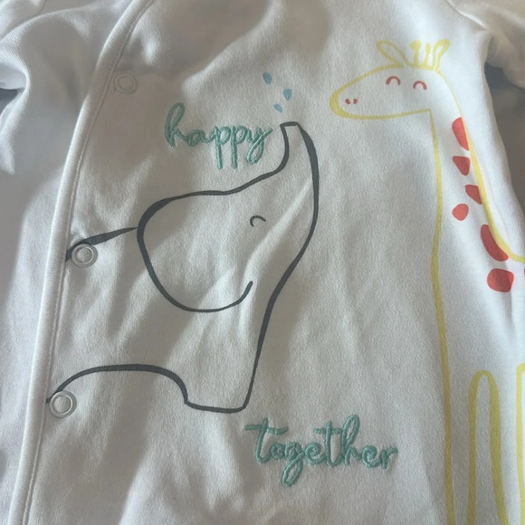 Newborn baby footed sleeper/romper.  Up to 10 pounds - Picture 3 of 4